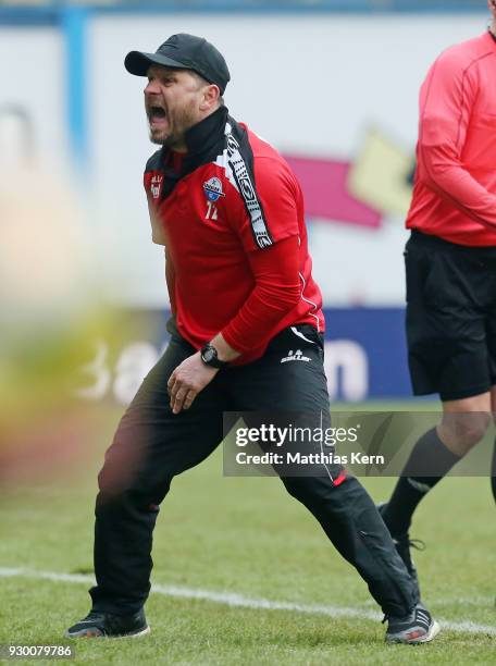 Head coach Steffen Baumgart of Paderborn shows his delight after winning the 3.Liga match between FC Hansa Rostock and SC Paderborn 07 at...