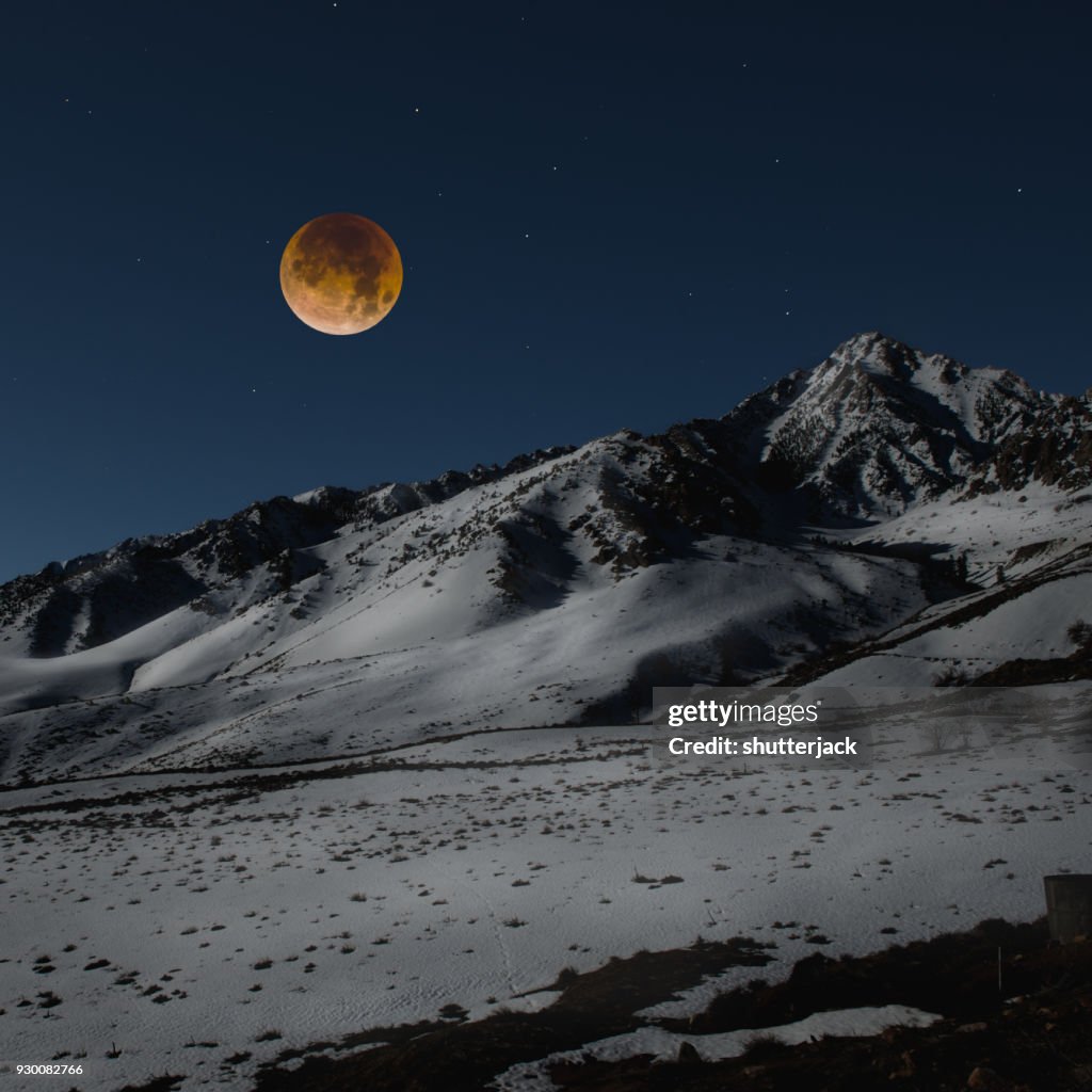 Super blue blood moon over Sierra Nevada Mountain range, California, America, USA