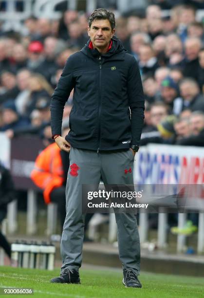 Mauricio Pellegrino, Manager of Southampton looks on during the Premier League match between Newcastle United and Southampton at St. James Park on...