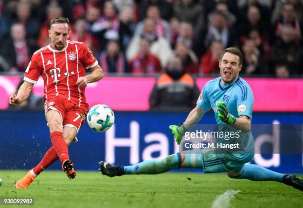 Franck Ribery of FC Bayern Muenchen scores his team's fifth goal past goalkeeper Christian Mathenia of Hamburg during the Bundesliga match between FC...