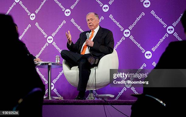 Boone Pickens, chairman and chief executive officer of BP Capital LLC, speaks during the Bloomberg Washington Summit in Washington, D.C., U.S., on...