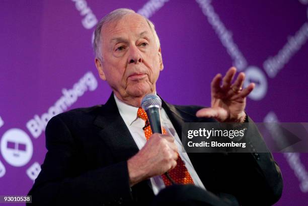 Boone Pickens, chairman and chief executive officer of BP Capital LLC, speaks during the Bloomberg Washington Summit in Washington, D.C., U.S., on...