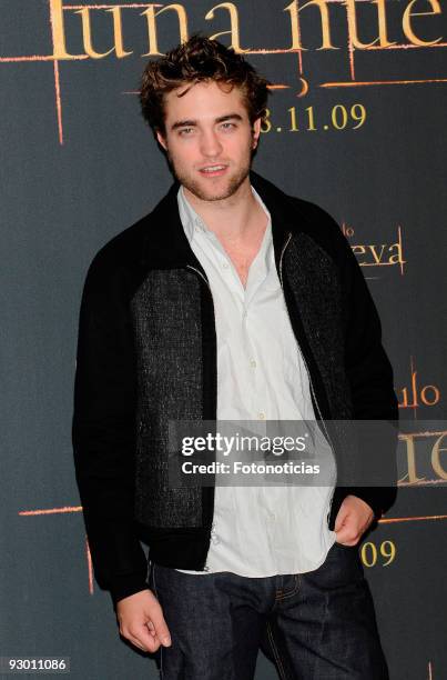 Actor Robert Pattinson attends a photocall for "The Twilight Saga:New Moon" at the Villamagna Hotel on November 12, 2009 in Madrid, Spain.