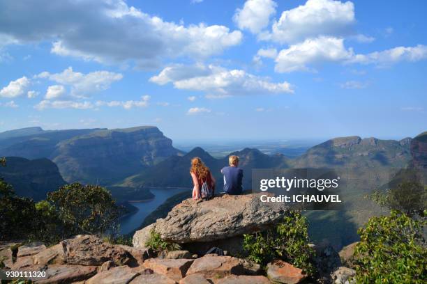 a young couple blyde river canyon - blyde river canyon stock pictures, royalty-free photos & images