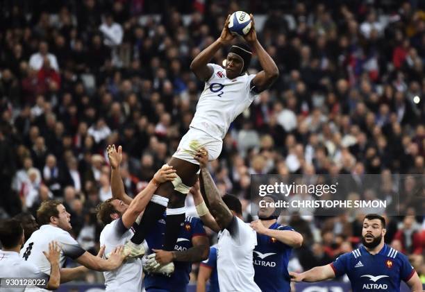 Leaping Trys Rugby 480 Rugby Player Leaping Up To Catch Ball Stock Photos, High-Res ...
