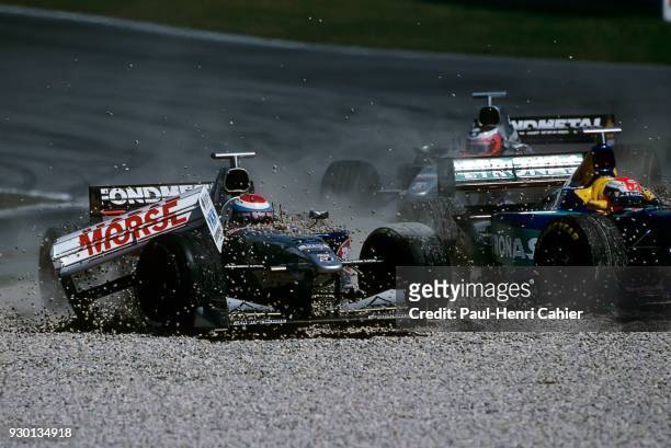 Esteban Tuero, Johnny Herbert, Minardi-Ford M198, Sauber-Petronas C17, Grand Prix of Austria, Red Bull Ring, 26 July 1998.