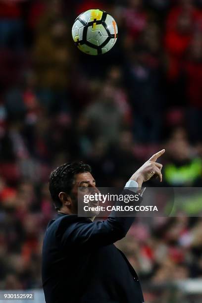 Benfica's coach Rui Vitoria gestures from the sideline during the Portuguese league football match between SL Benfica and CD Aves at the La Luz...