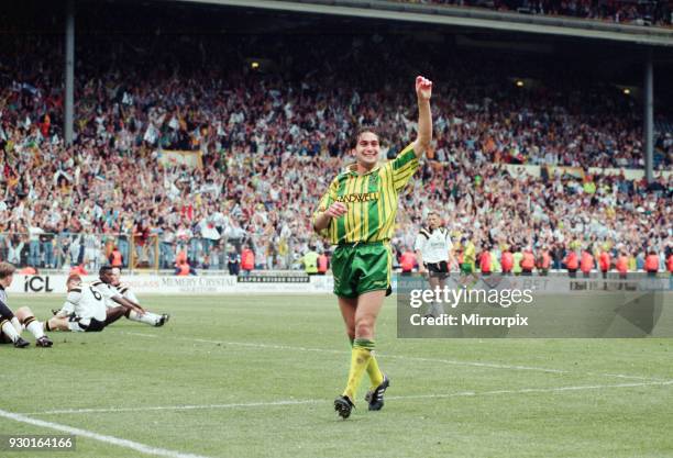 English League Division Two Play Off Final at Wembley Stadium. West Bromwich Albion 3 v Port Vale 0. Celebrations for West Brom, 30th May 1993.