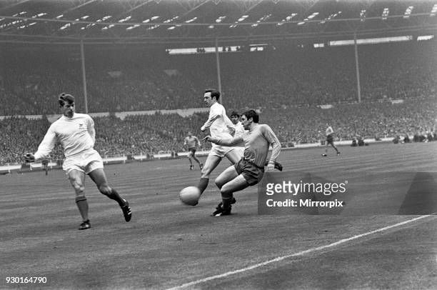 Cup Final, at Wembley Stadium, West Bromwich Albion 1 v Everton 0. John Kaye has Jeff Astle for moral support as he ends a run by Evertonıs Johnny...