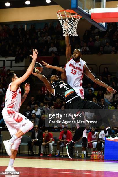 Rasheed Sulaimon of Dijon and Christopher Evans of Monaco during the Jeep Elite match between Monaco and Dijon at Salle Gaston-Médecin on March 10,...