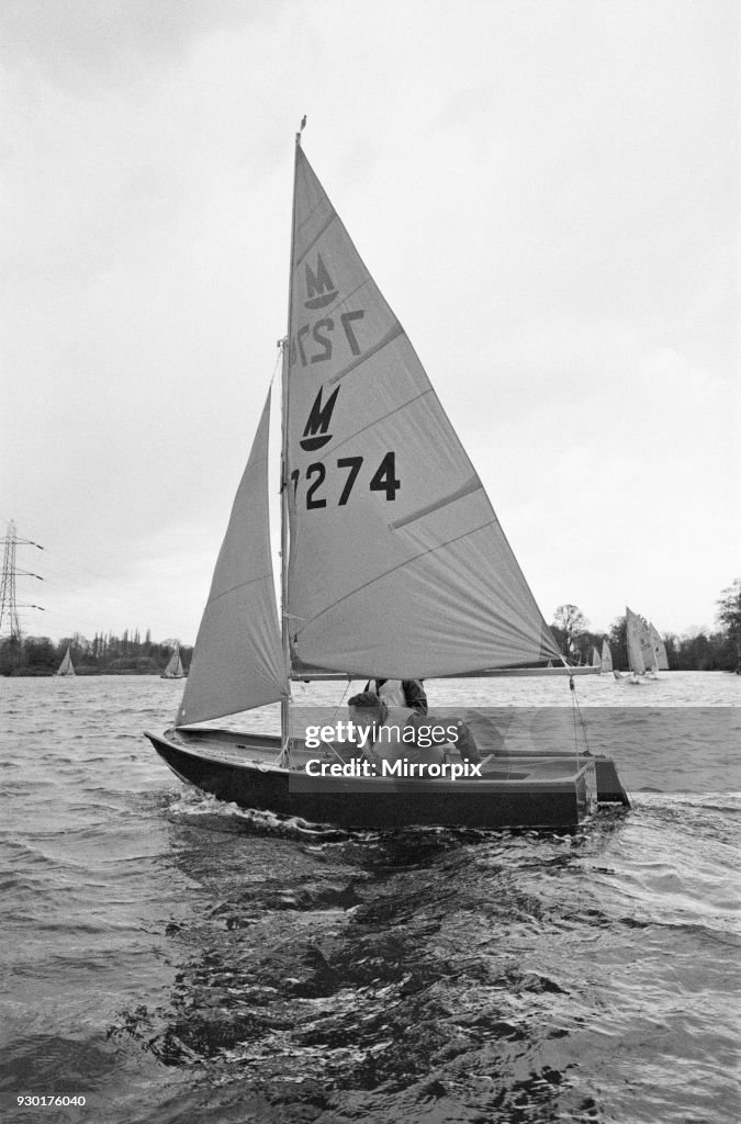 The Mirror Sailing Dinghy