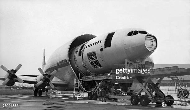 The forward fuselage part of the Airbus A300 B fatigue test airframe is flown, on March 25, 1972 to the Bremen facility of VFW-Fokker in the...