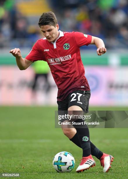 Pirmin Schwegler of Hannover in action during the Bundesliga match between Hannover 96 and FC Augsburg at HDI-Arena on March 10, 2018 in Hanover,...