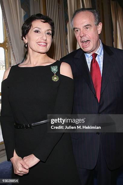 Singer Luz Casal poses after being decorated with the "Officier dans l'Ordre des Arts et des Lettres" by French Minister of Culture Frederic...