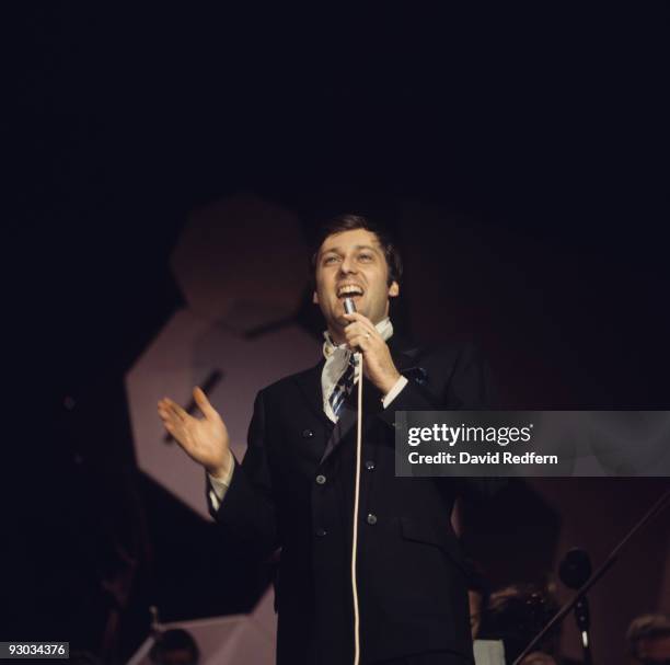 Singer Jack Jones performs on stage in the 1970's.