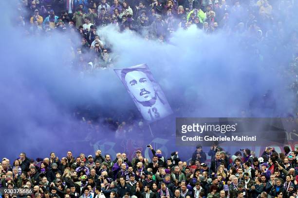 Fiorentina fans remember Captain Davide Astori during the serie A match between ACF Fiorentina and Benevento Calcio at Stadio Artemio Franchi on...