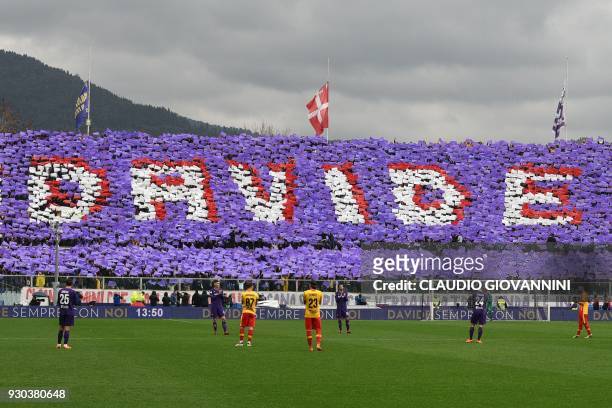Players and supporter pay tribute to late Fiorentina's captain Davide Astori on March 11, 2018 during the Italian Serie A football match Fiorentina...