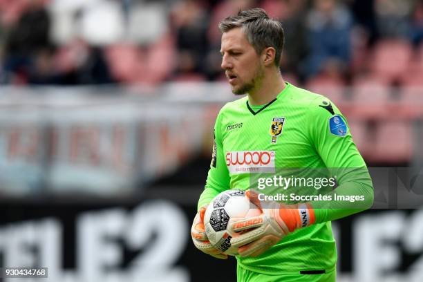 Remko Pasveer of Vitesse during the Dutch Eredivisie match between FC Utrecht v Vitesse at the Stadium Galgenwaard on March 11, 2018 in Utrecht...