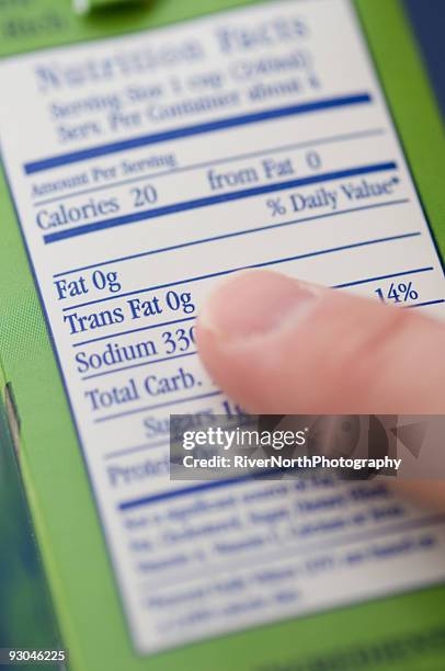 trans fat 0g nutrition label - transvet stockfoto's en -beelden