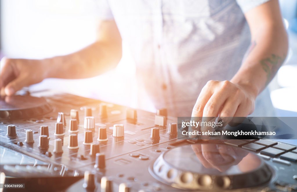 Dj mixing