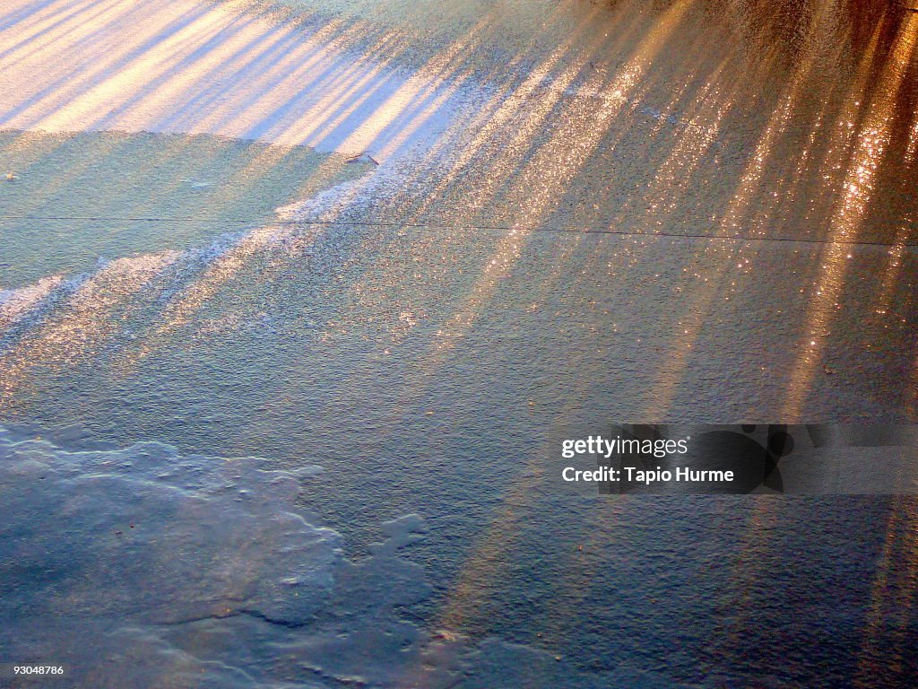 Frozen Shadows and Lights