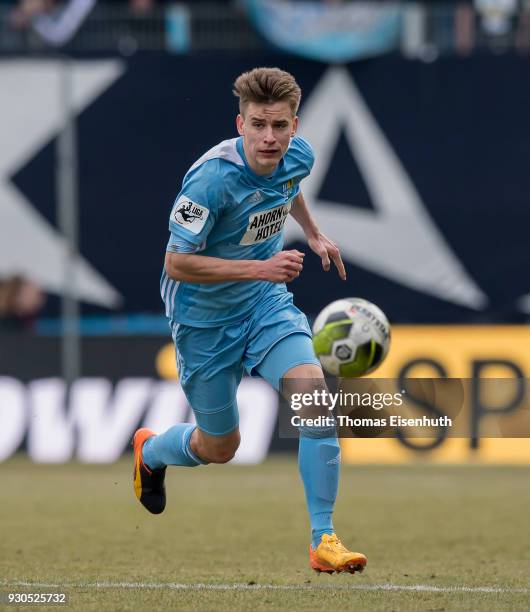 Florian Hansch of Chemnitz plays the ball during the 3. Liga match between Chemnitzer FC and Hallescher FC at community4you ARENA on March 11, 2018...