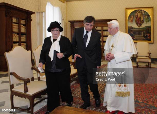 Pope Benedict XVI meets with Czech Prime Minister Jan Fischer and his wife at his private library on November 14, 2009 in Vatican City, Vatican. The...