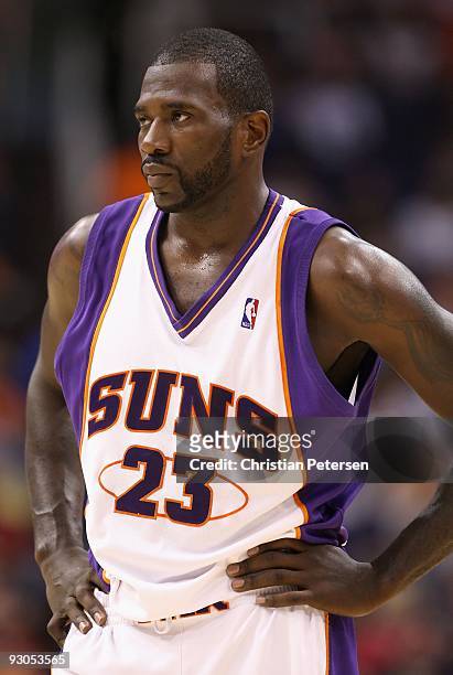 Jason Richardson of the Phoenix Suns during the NBA game against the New Orleans Hornets at US Airways Center on November 11, 2009 in Phoenix,...