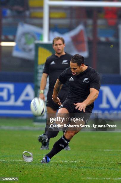 Luke McAlister kikcs a penalty during the Test Match between Italy and New Zealand at the San Siro Stadium on November 14, 2009 in Milan, Italy.