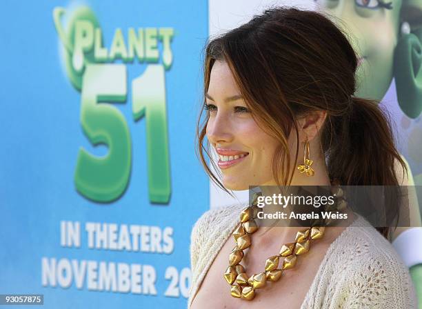 Actress Jessica Biel arrives to the premiere of Columbia Pictures' 'Planet 51' at the Mann Village Theatre on November 14, 2009 in Westwood,...