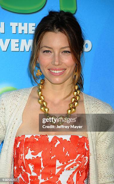 Actress Jessica Biel arrives to the Los Angeles premiere of 'Planet 51' at Mann Village Theatre on November 14, 2009 in Westwood, California.