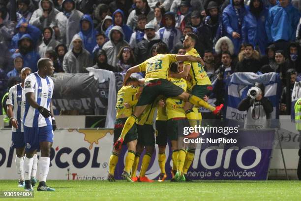 Pacos Ferreira's Portuguese defender Miguel Vieira celebrates after scoring a goal during the Premier League 2017/18 match between Pacos Ferreira and...