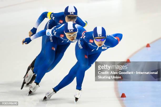 Chae Eun Park, Jung Min Yoon and Ji Woo Park of Korea perform in the ladies team pursuit during the World Junior Speed Skating Championships at the...