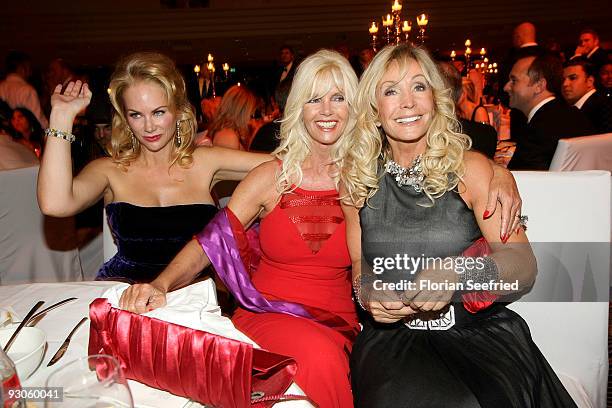 Shawne Borer Fielding, Gunilla von Bismarck and Princess Bea von Auersperg attend the Unesco Charity Gala 2009 at the Maritim Hotel on November 14,...