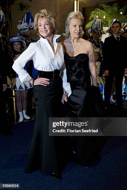 Actress Jane Fonda and host Ute Ohoven attend the Unesco Charity Gala 2009 at the Maritim Hotel on November 14, 2009 in Dusseldorf, Germany.