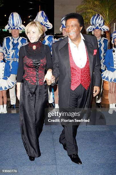 Luzandra Strassburg and Roberto Blanco attend the Unesco Charity Gala 2009 at the Maritim Hotel on November 14, 2009 in Dusseldorf, Germany.