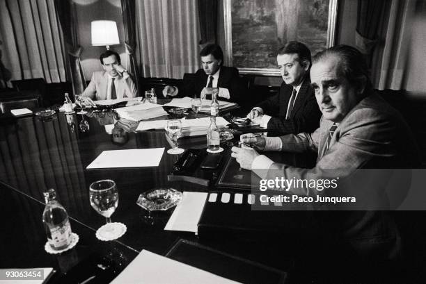 Cabinet meeting about the adhesion to the EEC From right to left: Fernando Moran, minister of Foreign Affairs, Javier Moscoso, minister of Public...