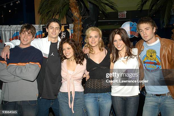 Bryan Greenberg, James Lafferty, Bethany Joy Lenz, Hilarie Burton, Sophia Bush, Chad Michael Murray