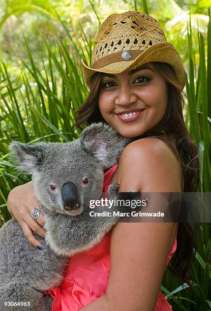 Jessica Mauboy cuddlles a koala during Steve Irwin Day celebrations at Australia Zoo on November 15, 2009 in Sunshine Coast, Australia.