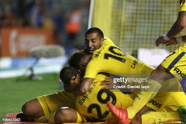 Leonardo Jara of Boca Juniors celebrates with teammates after scoring during a match between Boca Juniors and Tigre as part of the Superliga 2017/18...