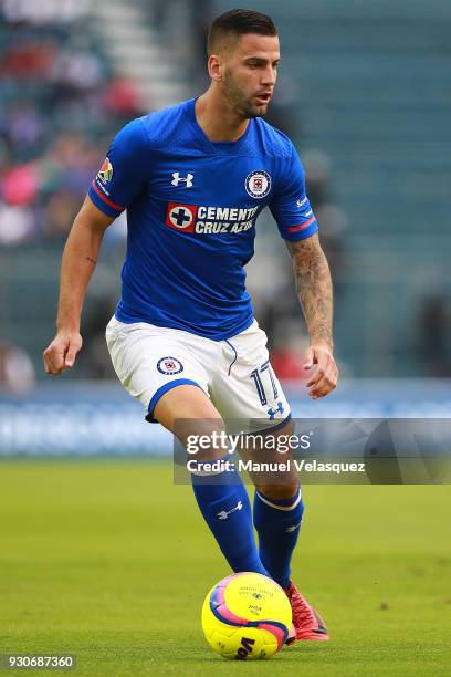 Edgar Mendez of Cruz Azul controls the ball during the 11th round match between Cruz Azul and Pachuca as part of the Torneo Clausura 2018 Liga MX at...