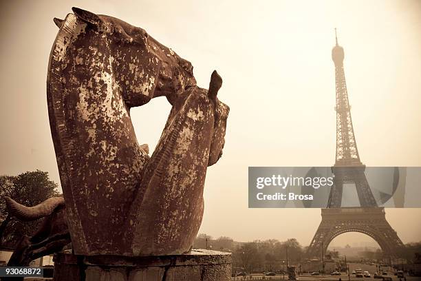 horses and eiffel tower - champs de mars stock pictures, royalty-free photos & images