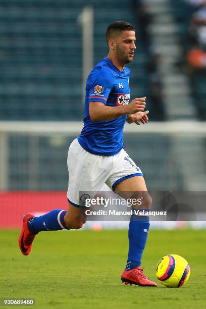 Edgar Mendez of Cruz Azul drives the ball during the 11th round match between Cruz Azul and Pachuca as part of the Torneo Clausura 2018 Liga MX at...