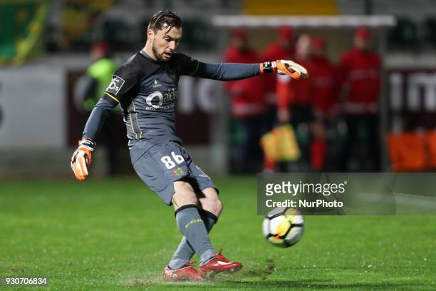 Pacos Ferreira's Portuguese goalkeeper Mario Felgueiras in action during the Premier League 2017/18 match between Pacos Ferreira and FC Porto, at...
