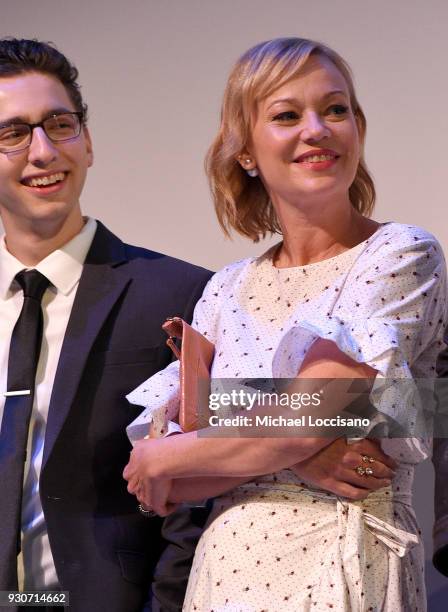 Danny Rashid Samantha Mathis Family Photos and Premium High Res Pictures - Getty Images
