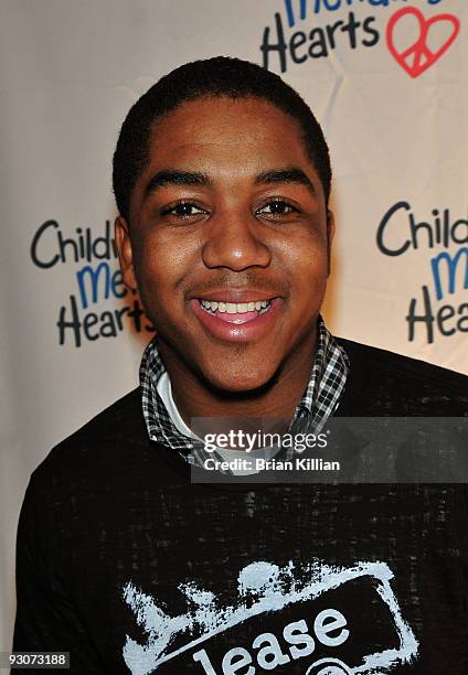 Actor Chris Massey attends the Children Mending Hearts "Please Mr. President" workshop at the Prince George Ballroom on November 15, 2009 in New York...