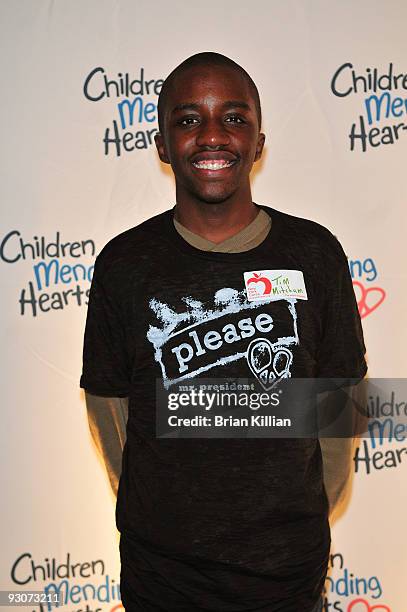 Actor Tim Mitchum attends the Children Mending Hearts "Please Mr. President" workshop at the Prince George Ballroom on November 15, 2009 in New York...