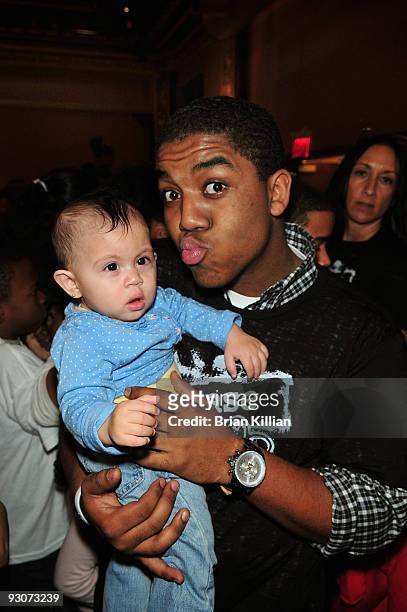 Actor Chris Massey attends the Children Mending Hearts "Please Mr. President" workshop at the Prince George Ballroom on November 15, 2009 in New York...