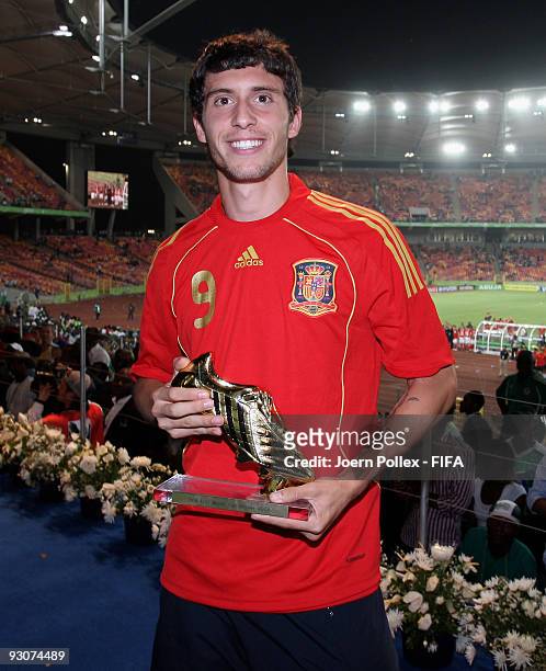 Borja of Spain poses with the Golden Shoe Trophy after the FIFA U17 World Cup Final between Switzerland and Nigeria at the Abuja National Stadium on...