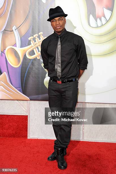 Musician Ne-Yo attends the Los Angeles Premiere of ''The Princess And The Frog'' at Walt Disney Studios on November 15, 2009 in Burbank, California.